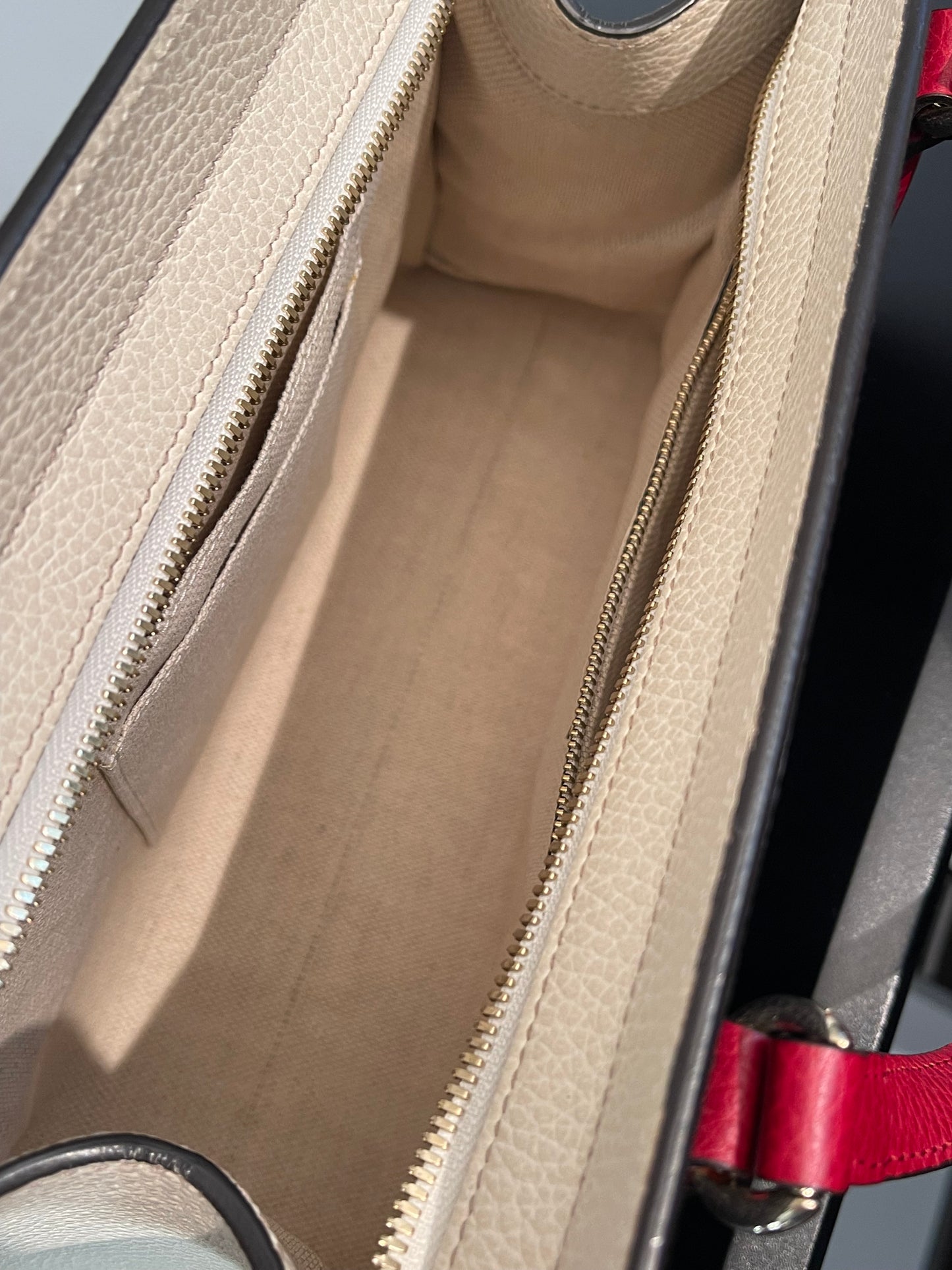 Pre-Owned Gucci Soho GG Convertable Top Handle Satchel Leather Bag