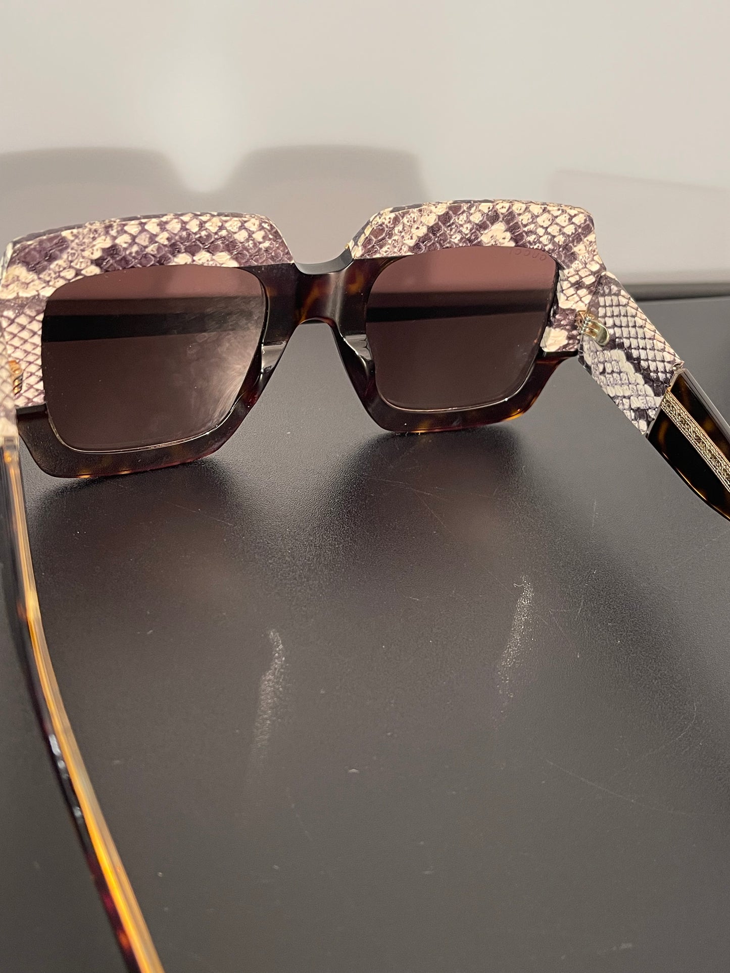 Pre-Owned Gucci GG Snake Skin Acetate Oversize Sunglasses