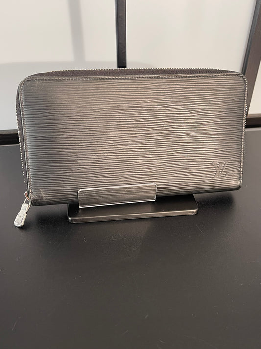 Pre-Owned Louis Vuitton Black Epi Leather Zippy Wallet