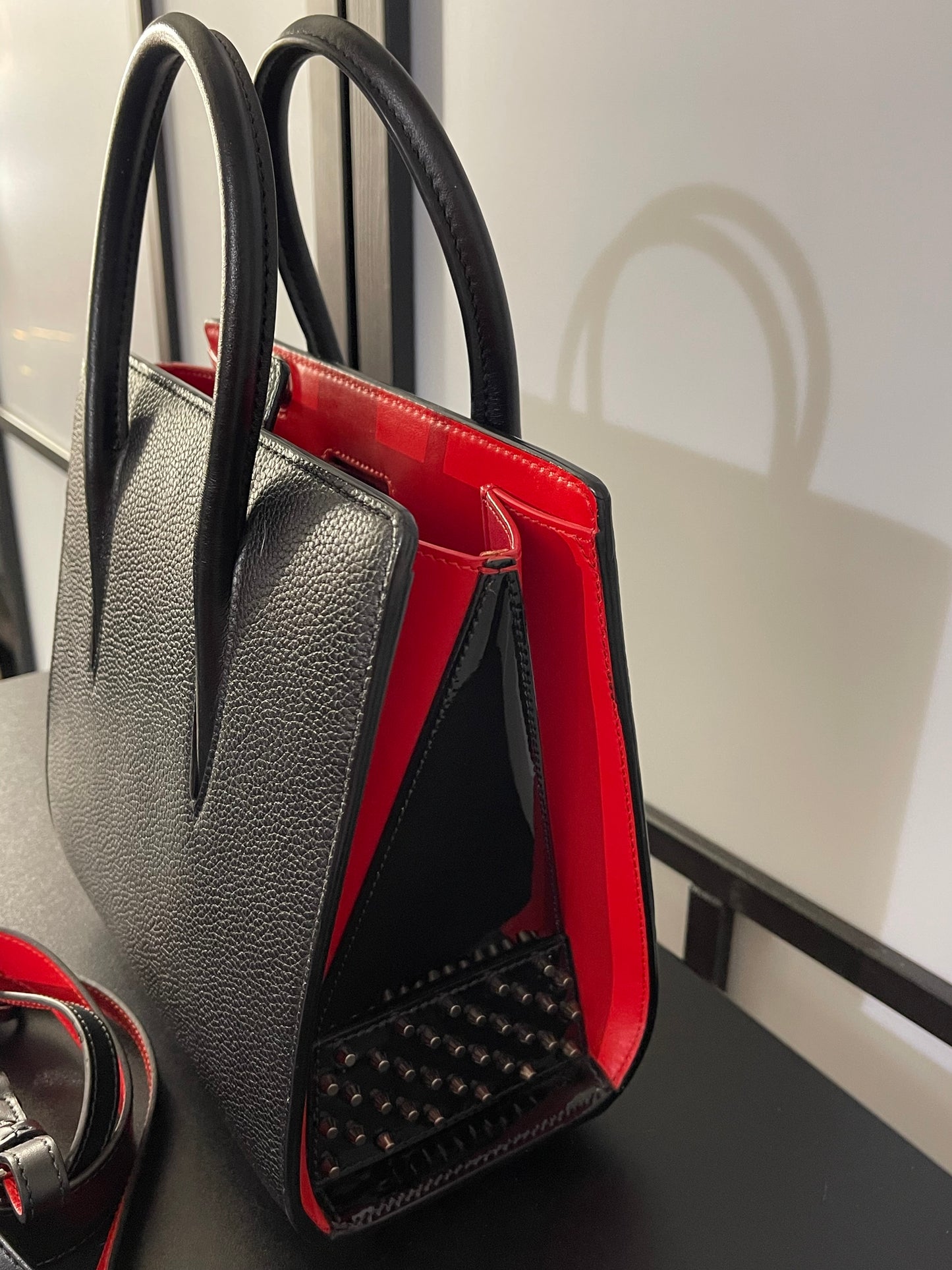 Pre-Owned  Christian Louboutin Paloma Top Handle Bag