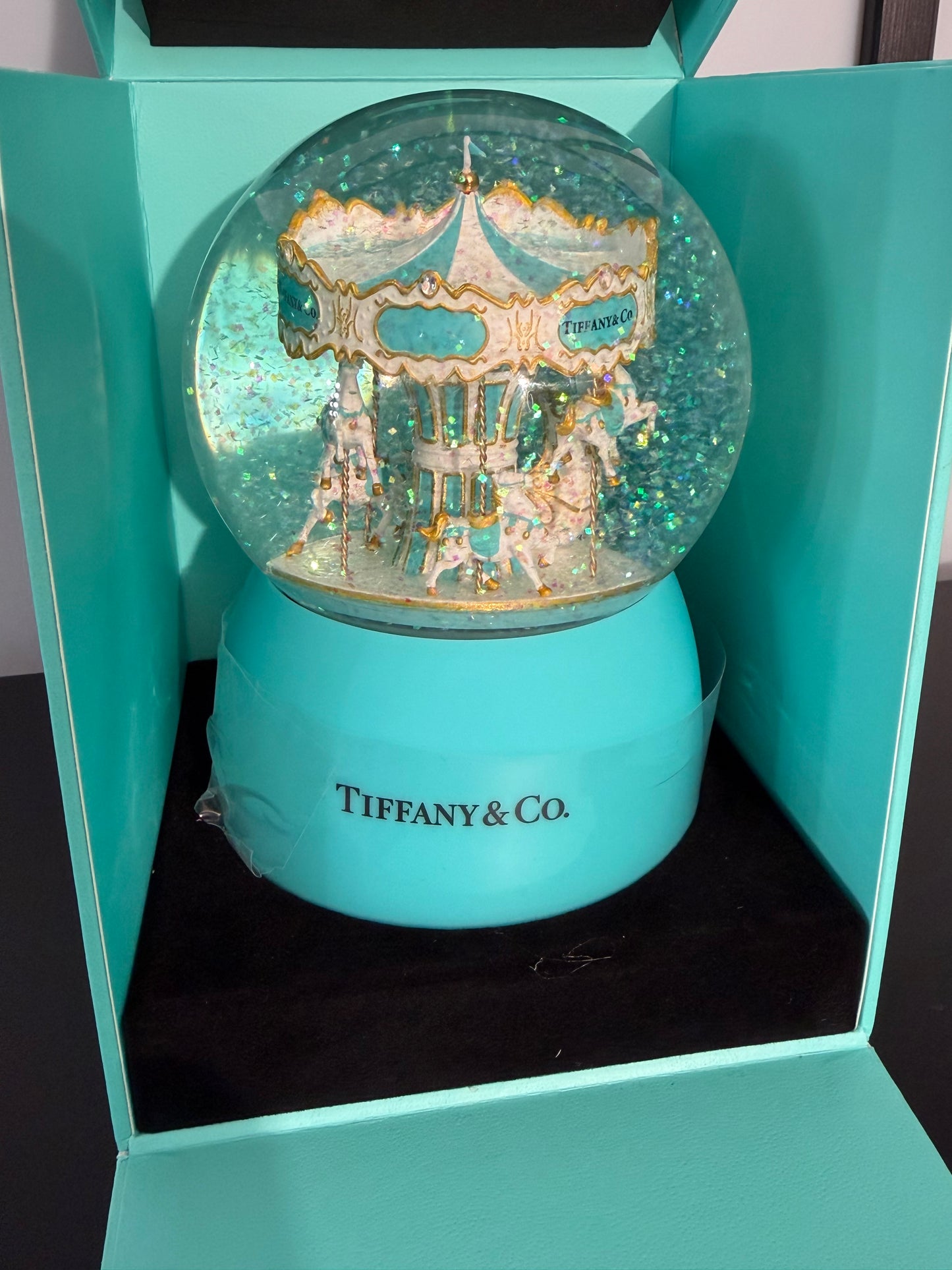 Tiffany & Co Carousel Musical Snow Globe Brand New In Box Christmas Gift