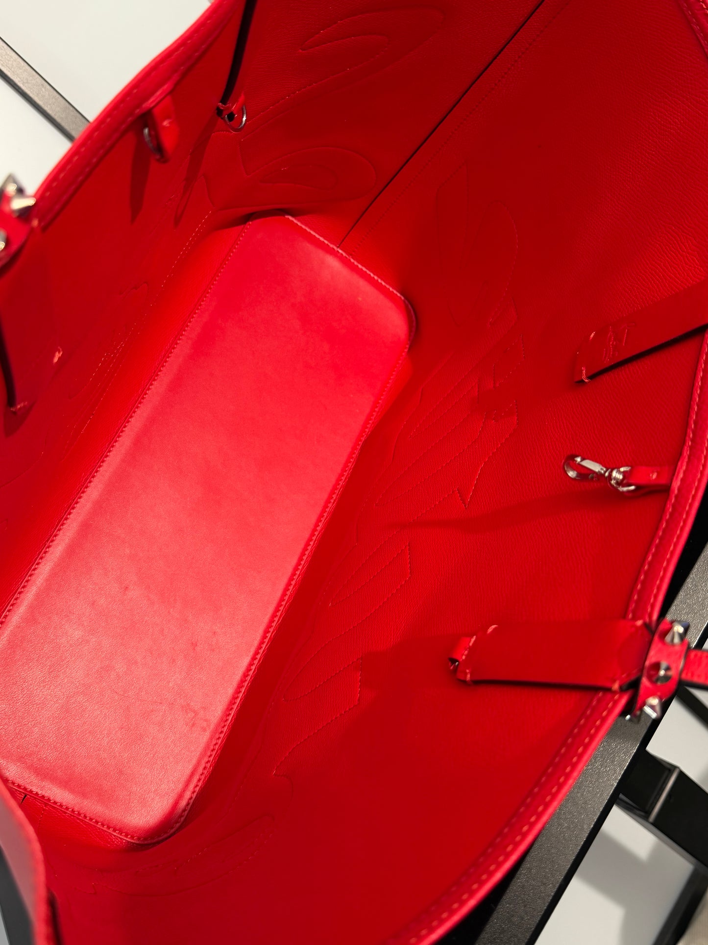 Christian Louboutin Pre-Owned Red Leather Logo Cabata MM Tote Bag