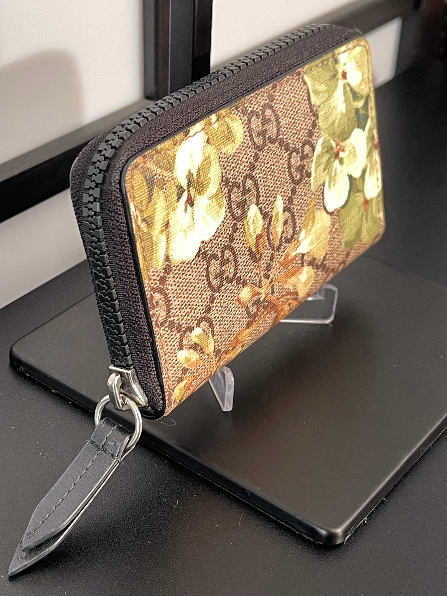 Pre-Owned Gucci GG Supreme Blooms Zippy Canvas Compact Wallet