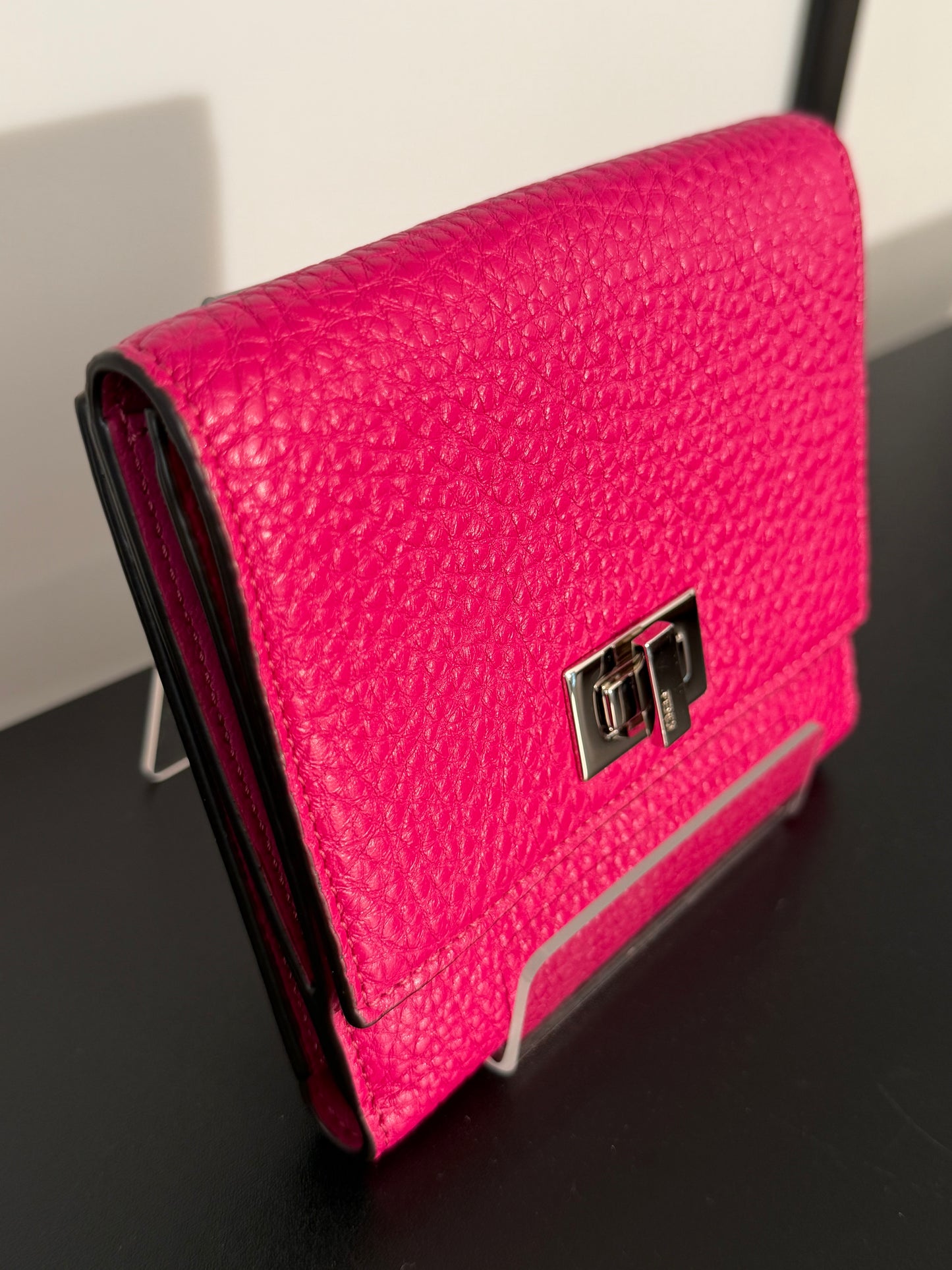Fendi Pre-Owned Pink Selleria Peekaboo Compact Leather Wallet