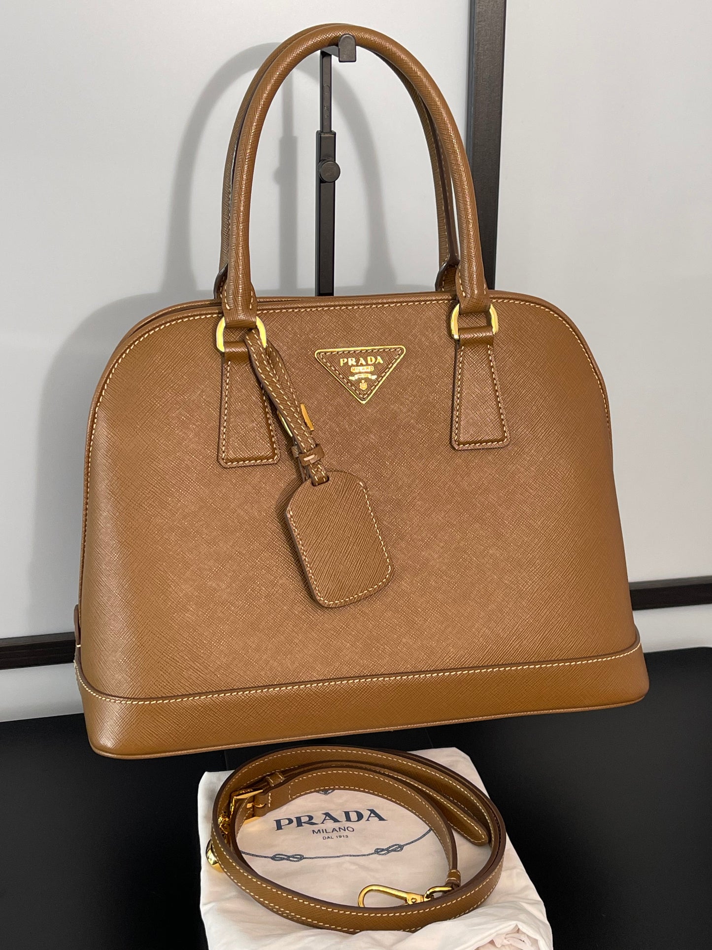 Pre-Owned Prada Promenade Brown Leather Saffiano Handbag