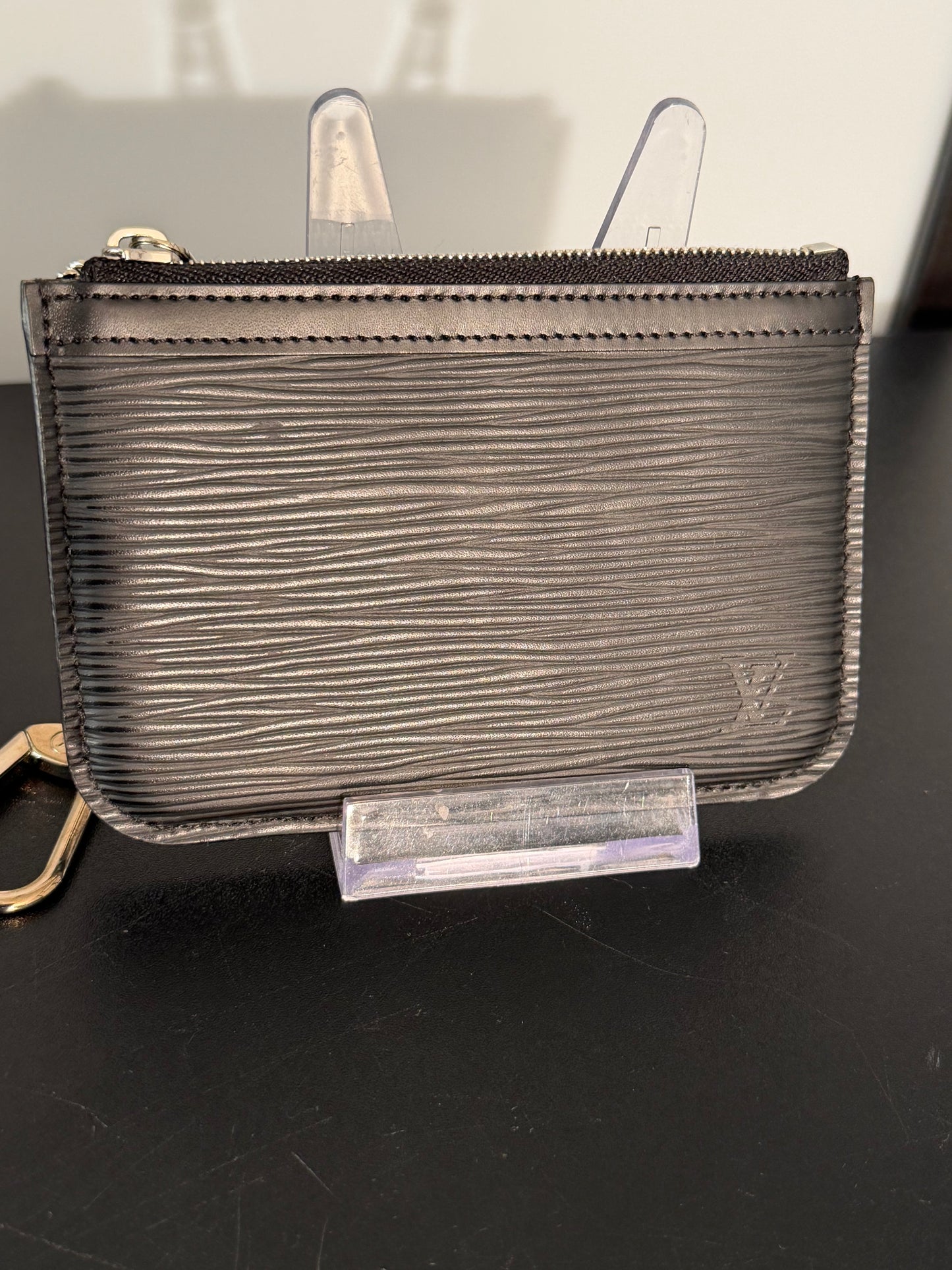 Louis Vuitton Pre-Owned Black Epi Leather Pouchette
