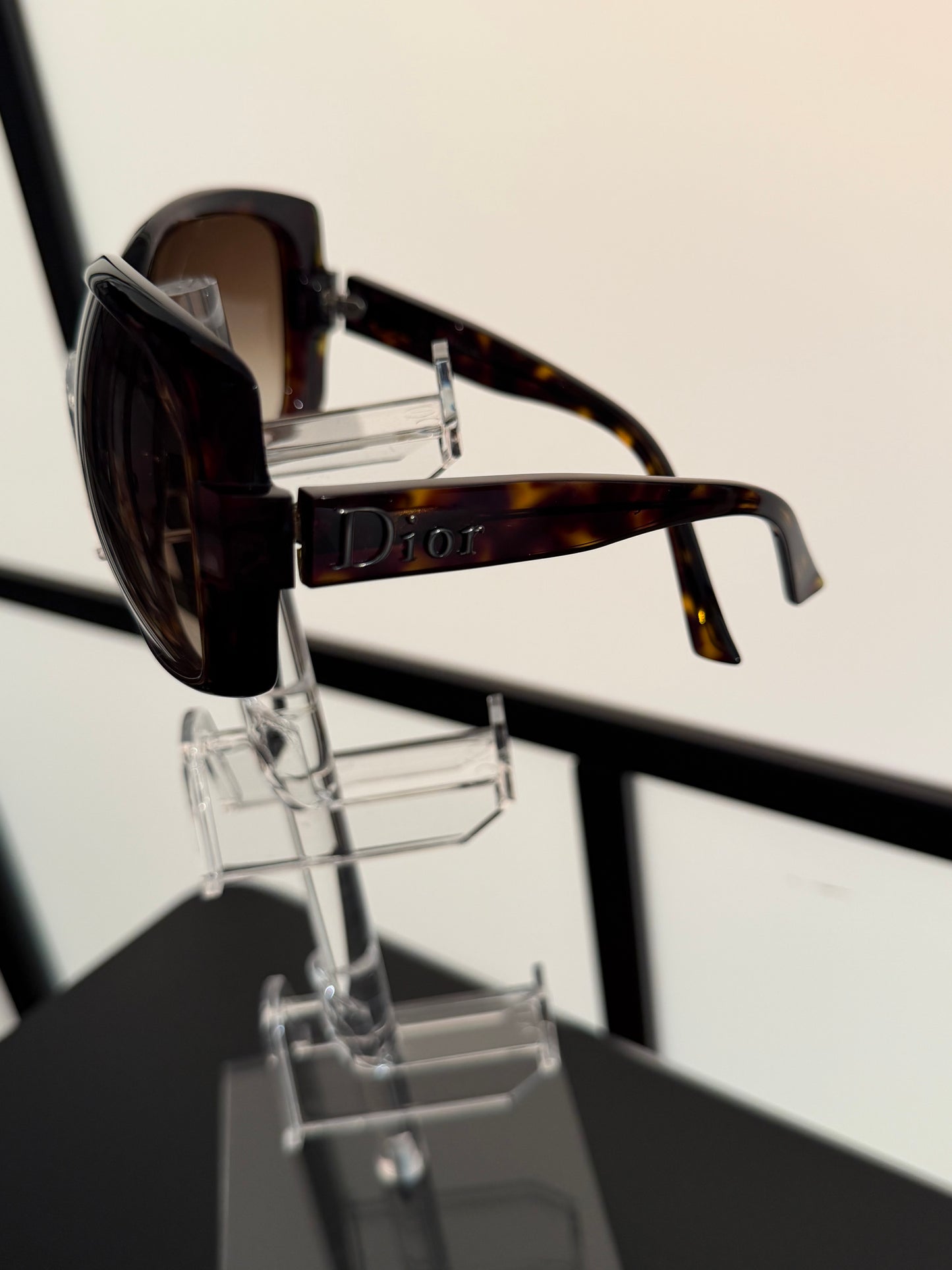 Pre-Owned Christian Dior Tortoise Brown Gradient Sunglasses