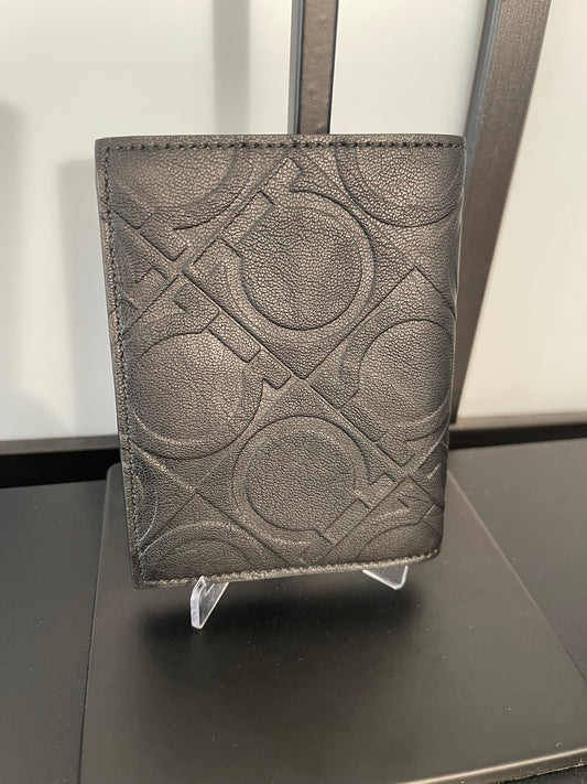 Pre-Owned Salvatorre Ferramgamo Men's Black Textured Bifold Wallet