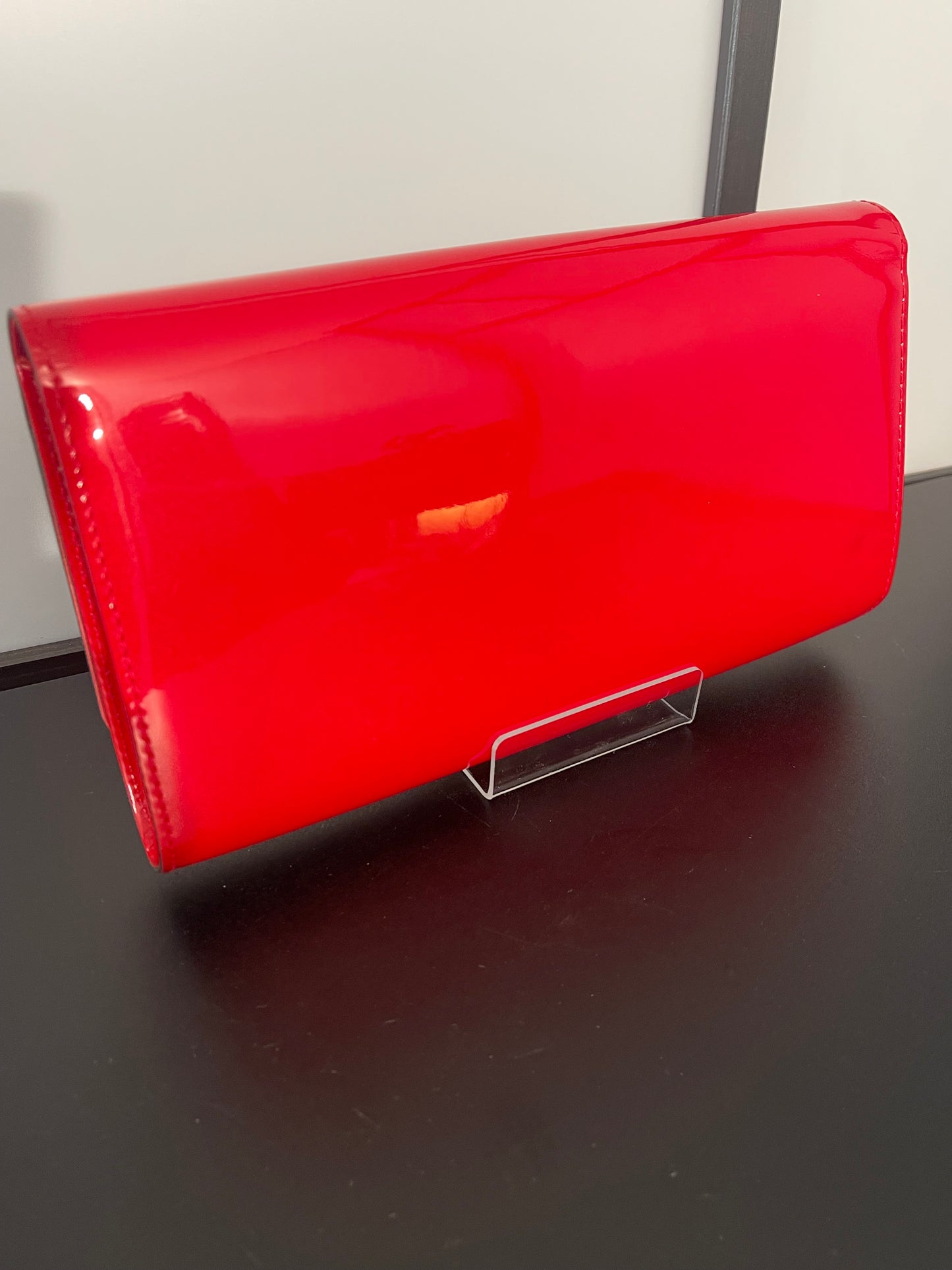 Pre-Owned Louis Vuitton Red Venis Louis Leather Evening Clutch