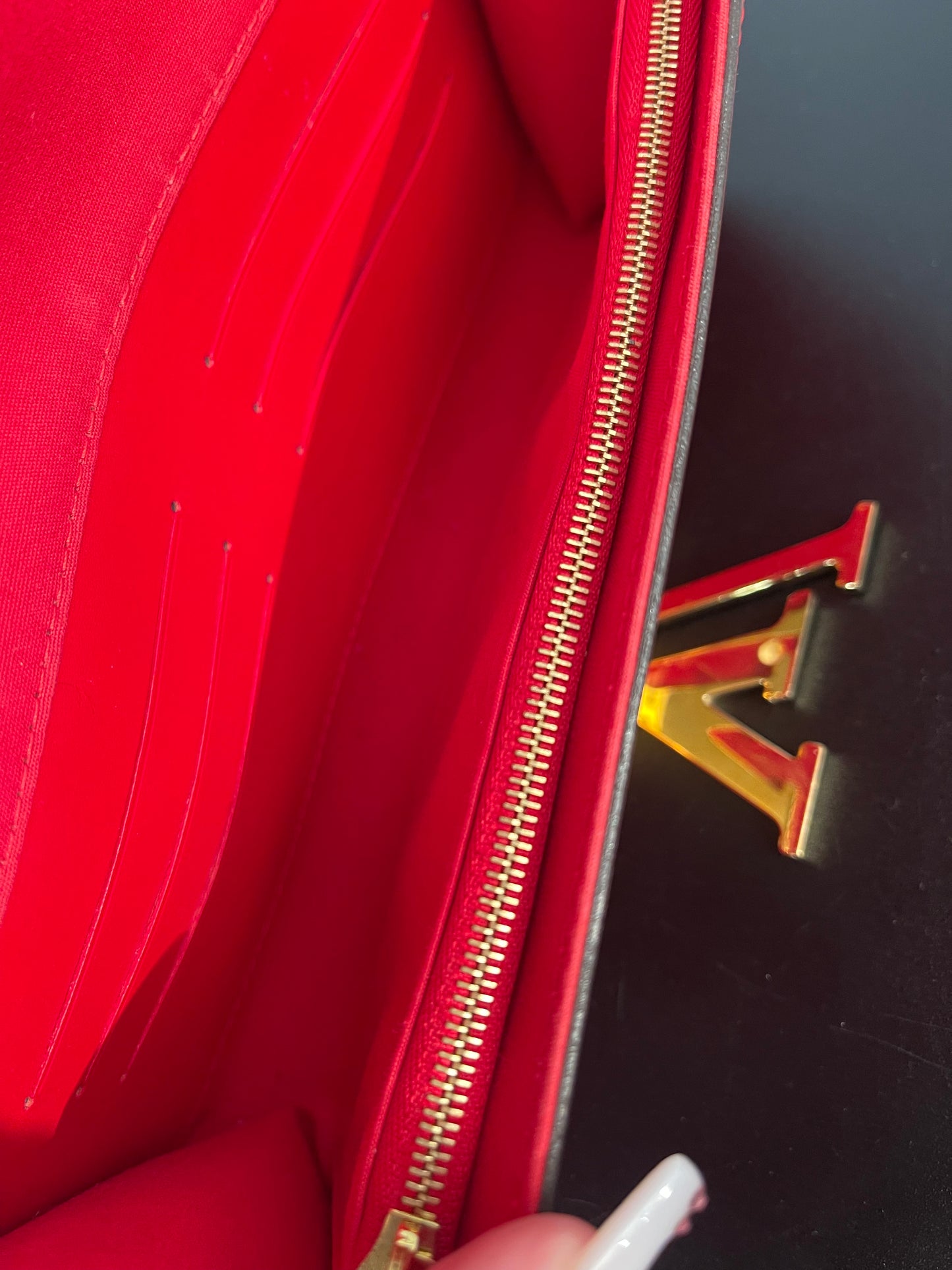 Pre-Owned Louis Vuitton Red Venis Louis Leather Evening Clutch