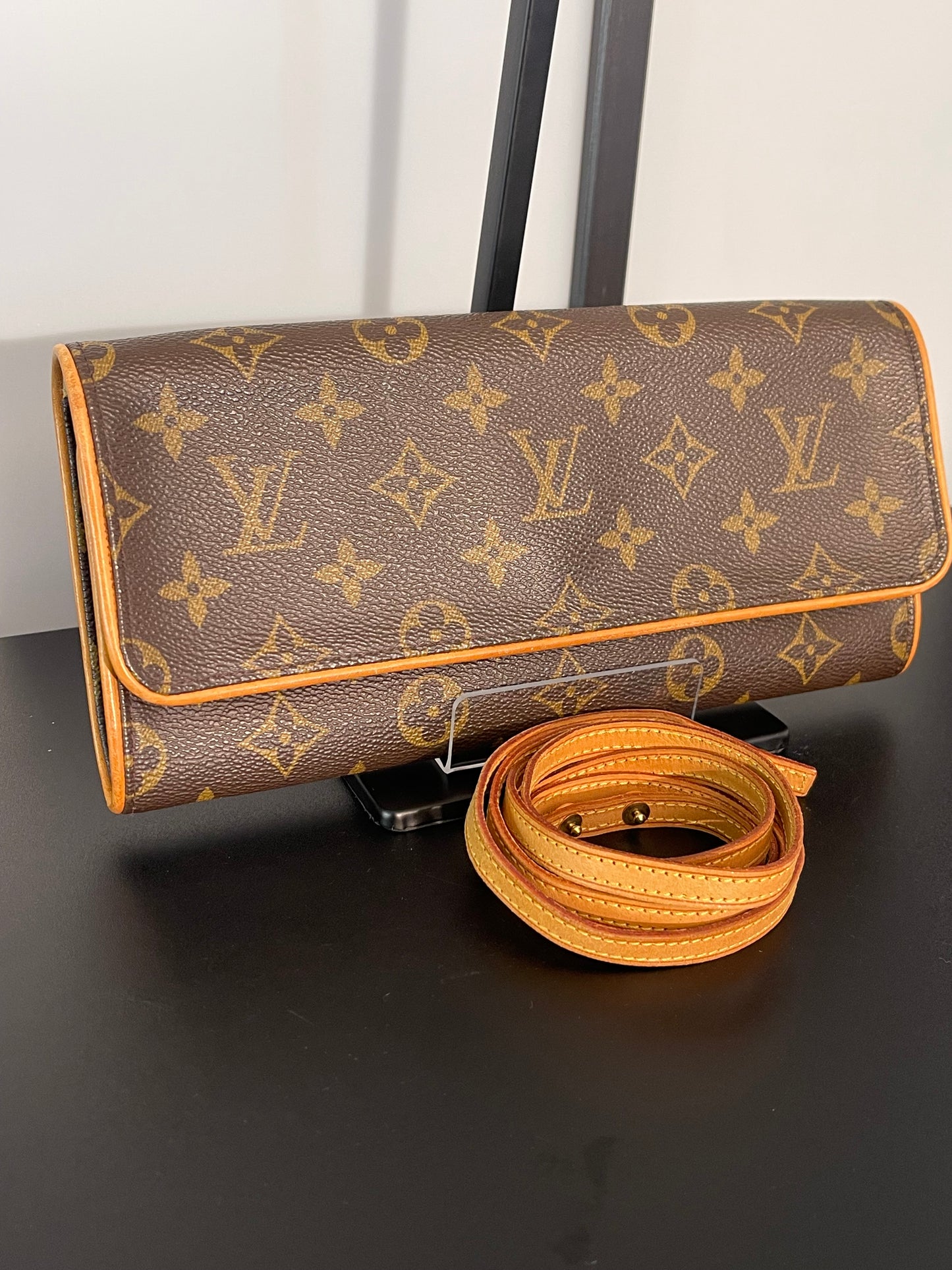 Pre-Owned Louis Vuitton Brown Monogram Canvas Pochette Twin GM Shoulder Bag