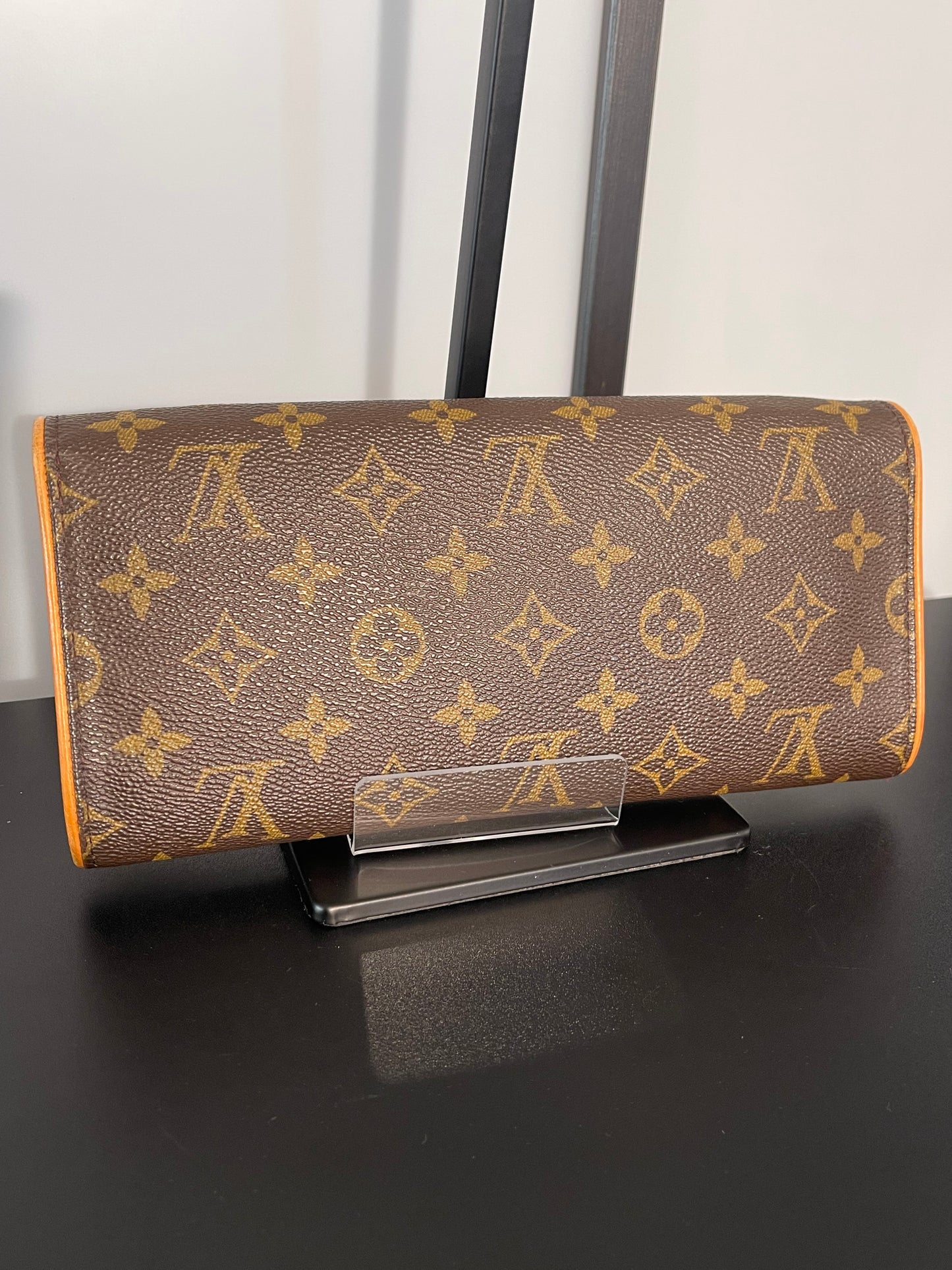 Pre-Owned Louis Vuitton Brown Monogram Canvas Pochette Twin GM Shoulder Bag