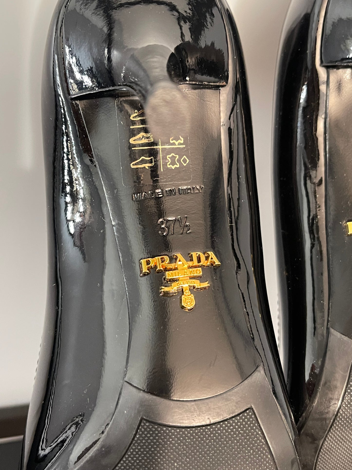 Pre-Owned Prada Pumps Heel Ribbon Black Patent Leather Size 37 1/2