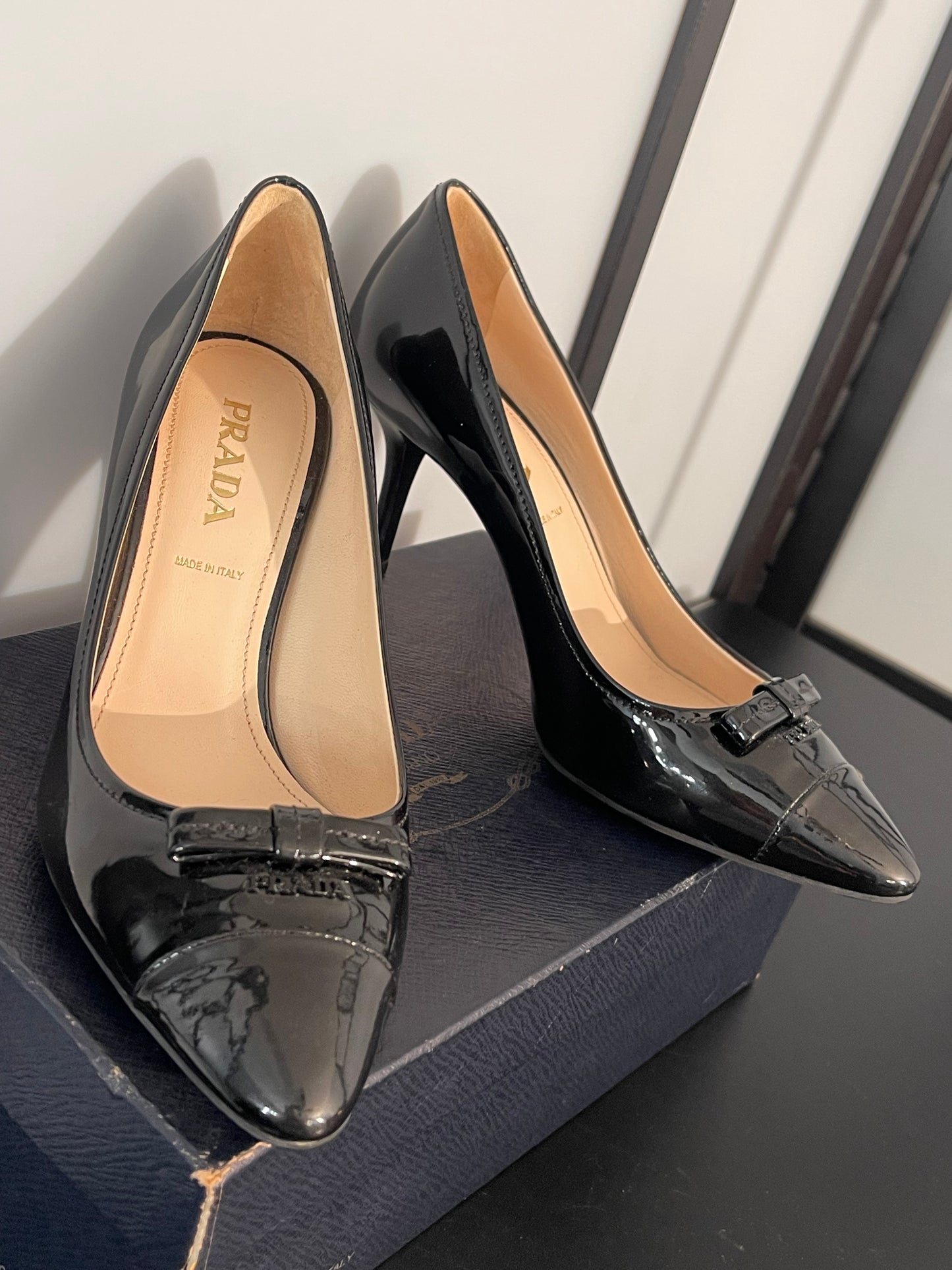 Pre-Owned Prada Pumps Heel Ribbon Black Patent Leather Size 37 1/2