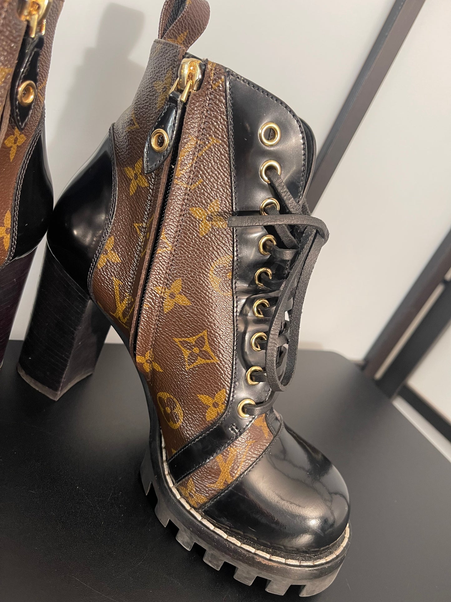 Pre-Owned Louis Vuitton Star Trail Ankle Boots Size 37 1/2