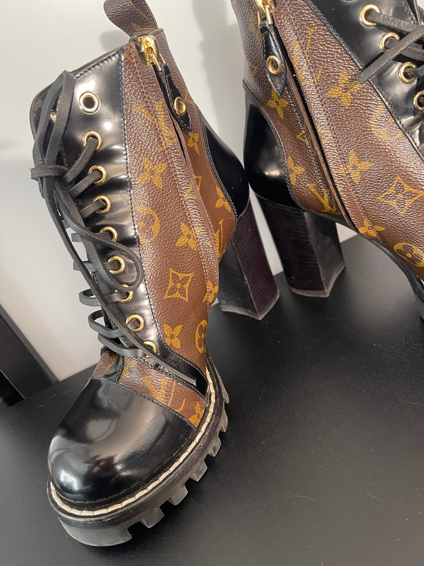 Pre-Owned Louis Vuitton Star Trail Ankle Boots Size 37 1/2