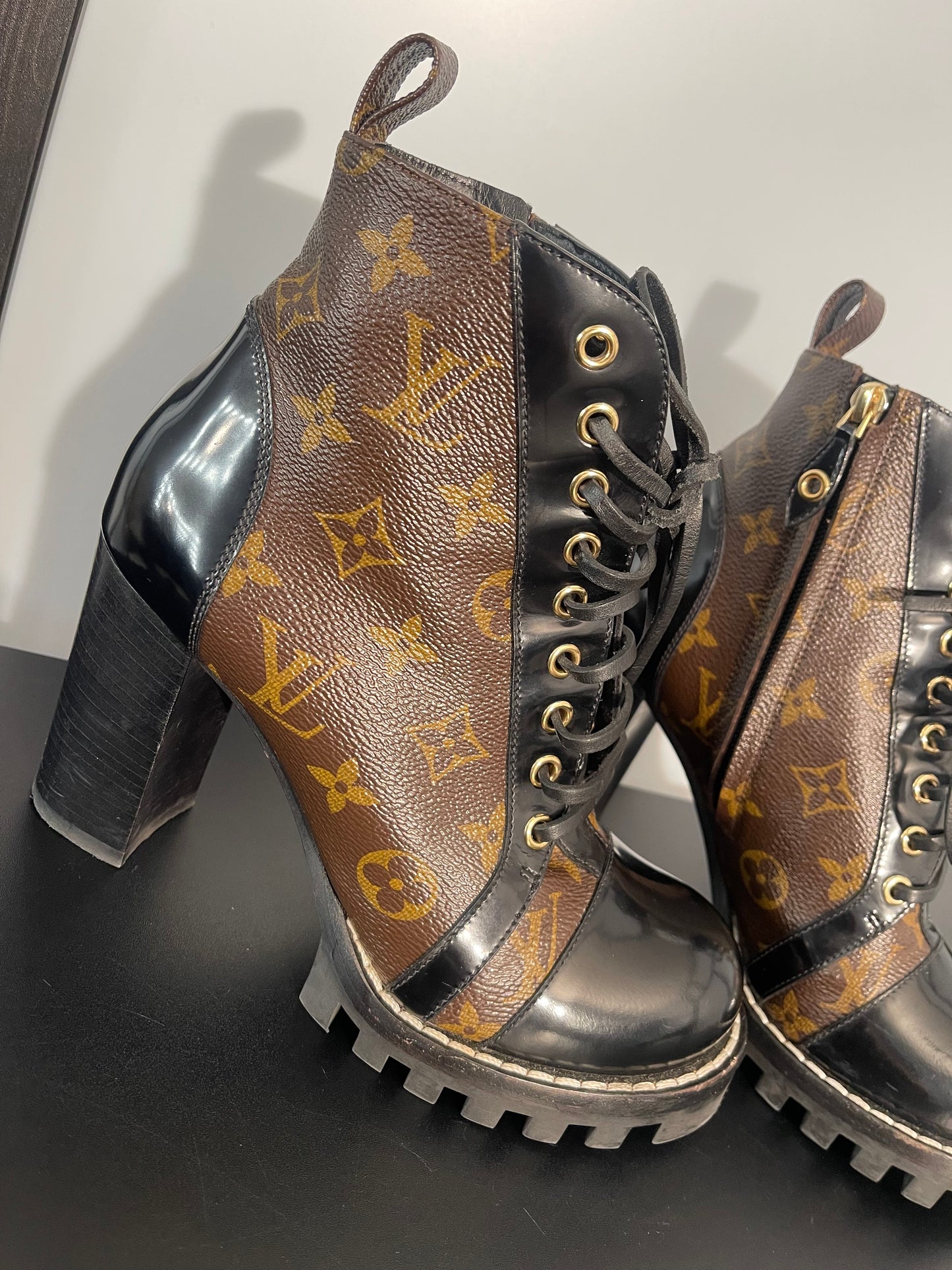 Pre-Owned Louis Vuitton Star Trail Ankle Boots Size 37 1/2