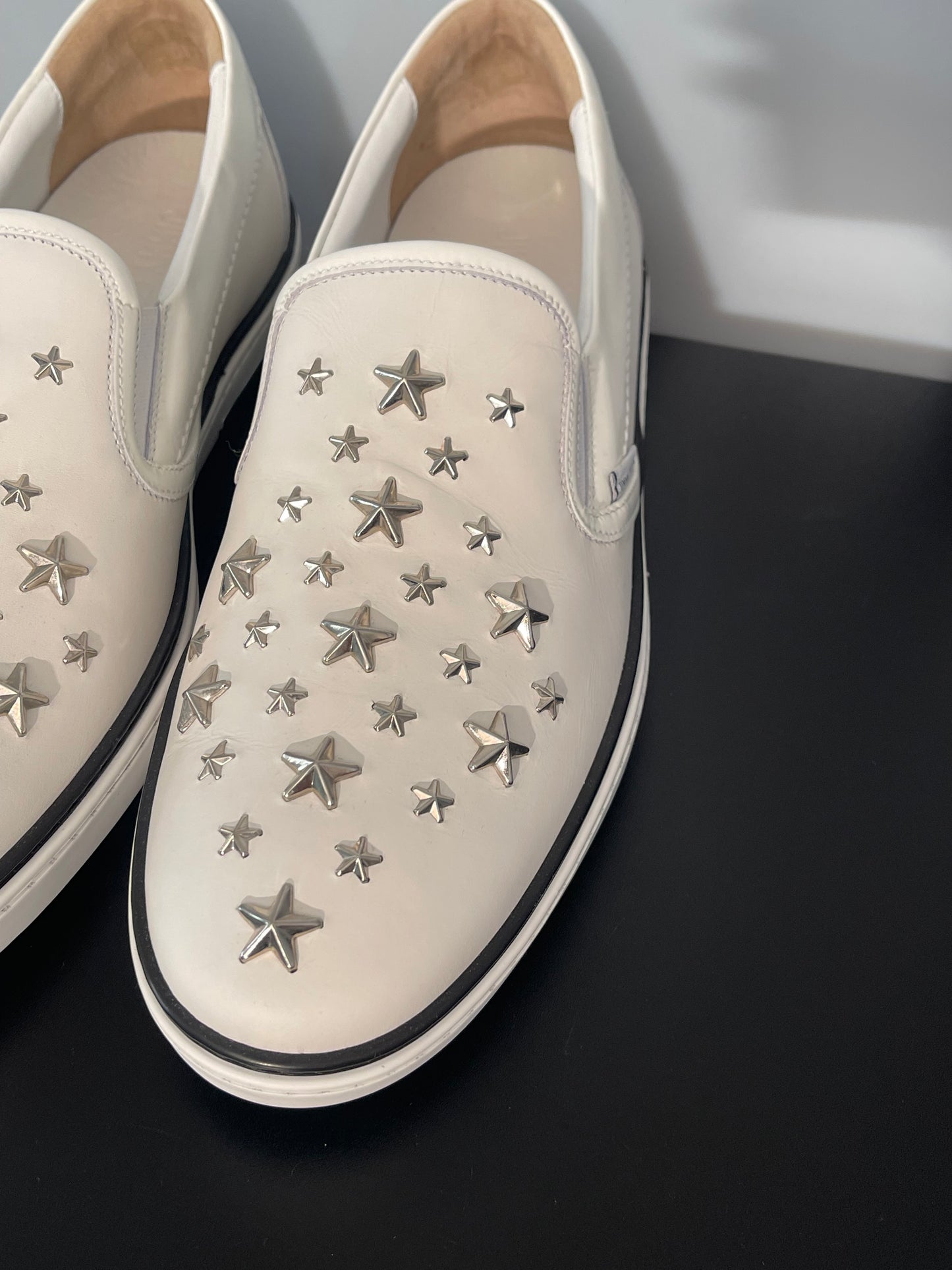 Pre-Owned Jimmy Choo White Leather Slip-On Shoes