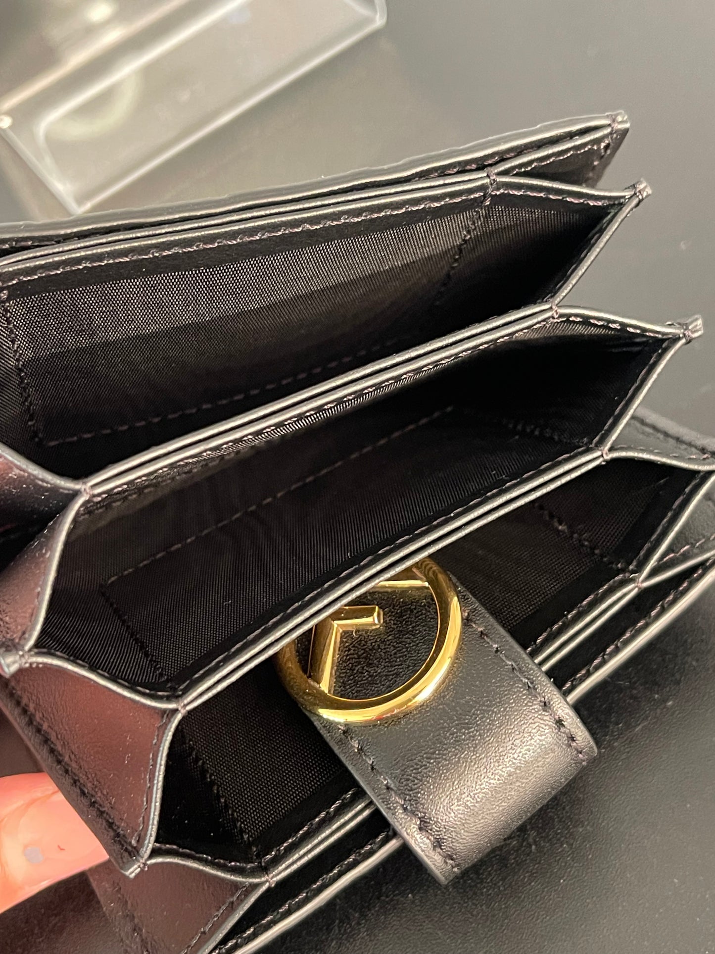 Pre-Owned Fendi Brown Vitello Cruise Accordion Card Holder