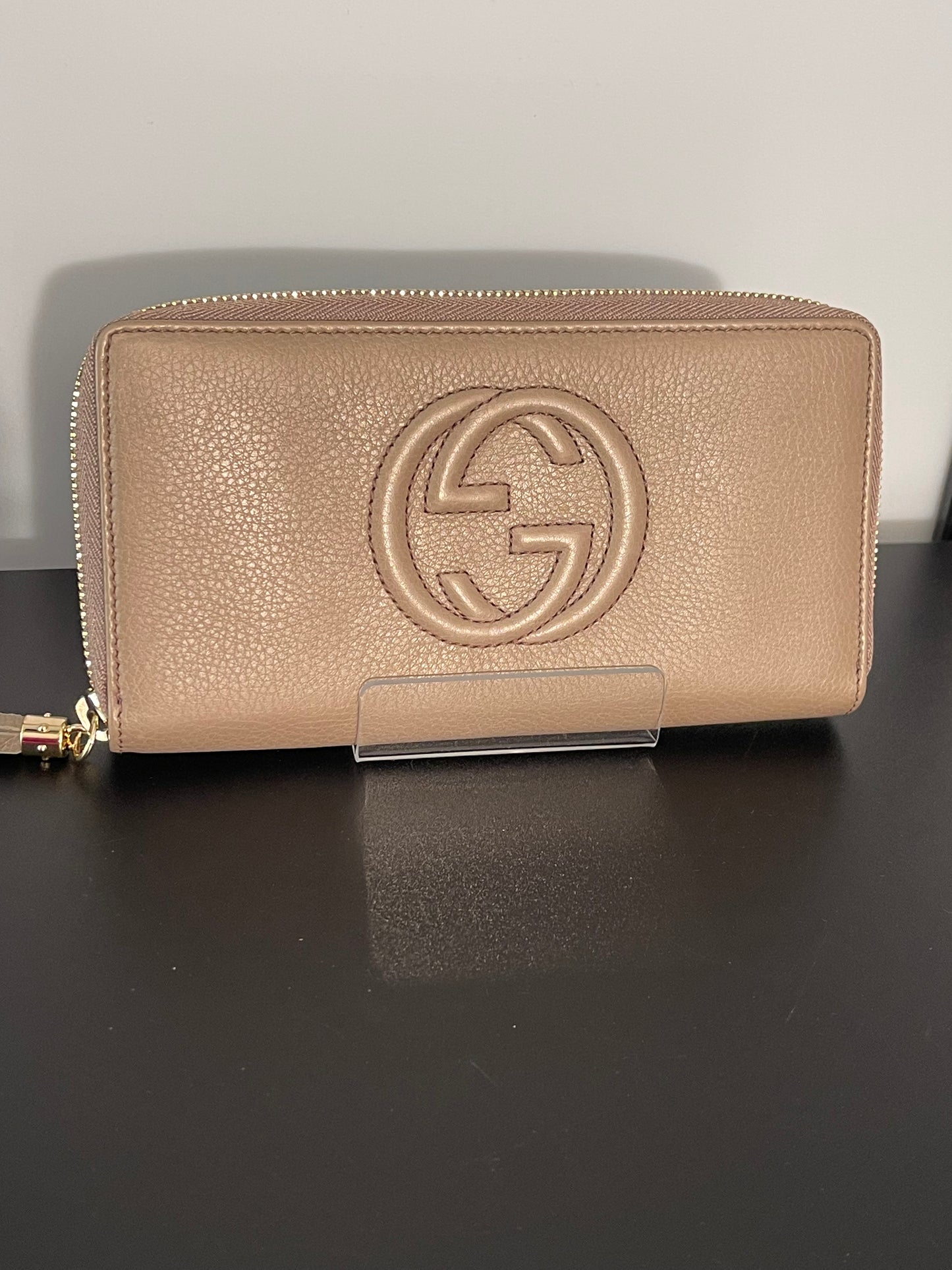 Pre-Owned Gucci Brown Monogram GG Canvas Zippy Wallet.