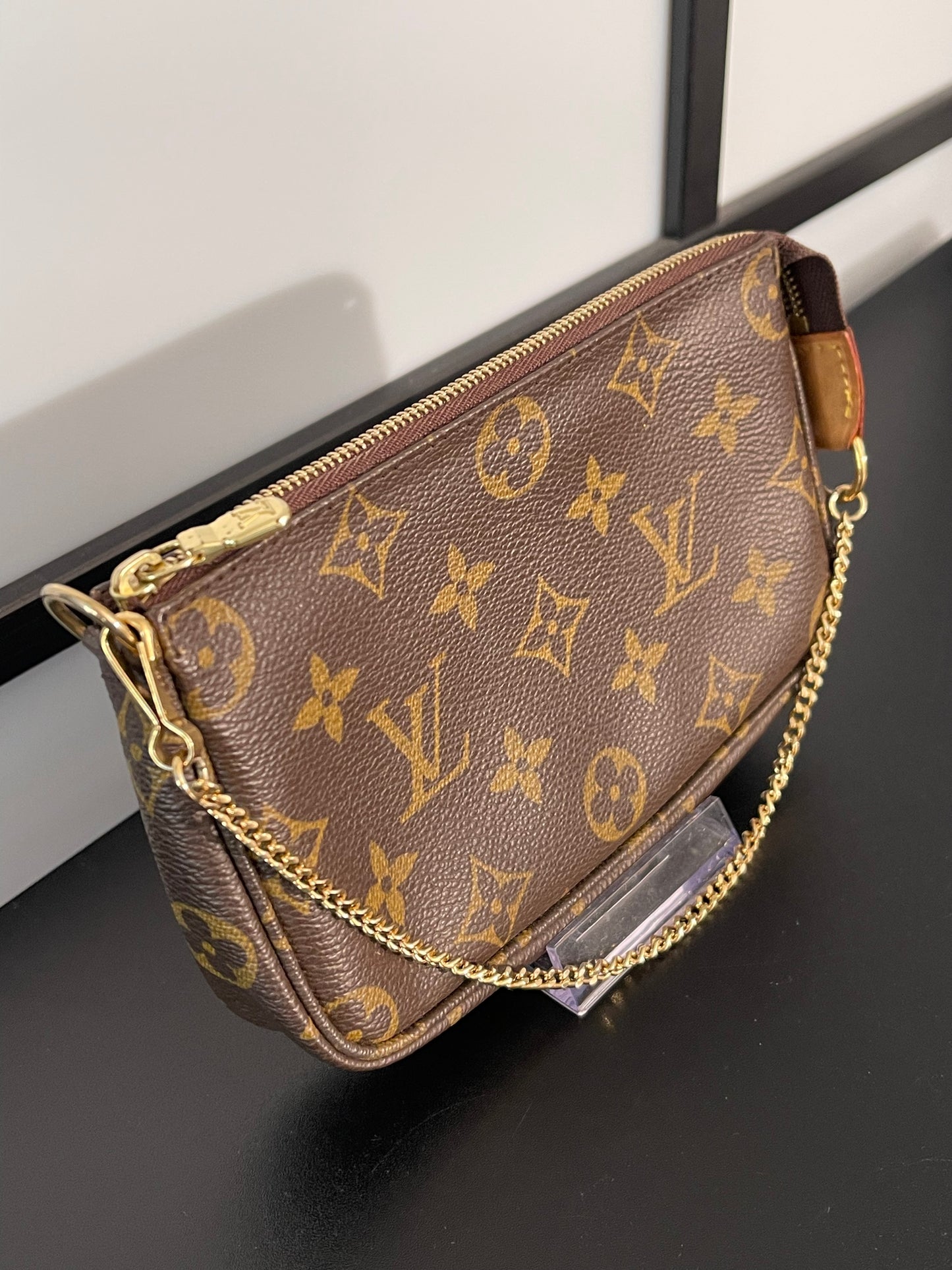 Pre-Owned Louis Vuitton Brown Monogram Canvas Pouchette