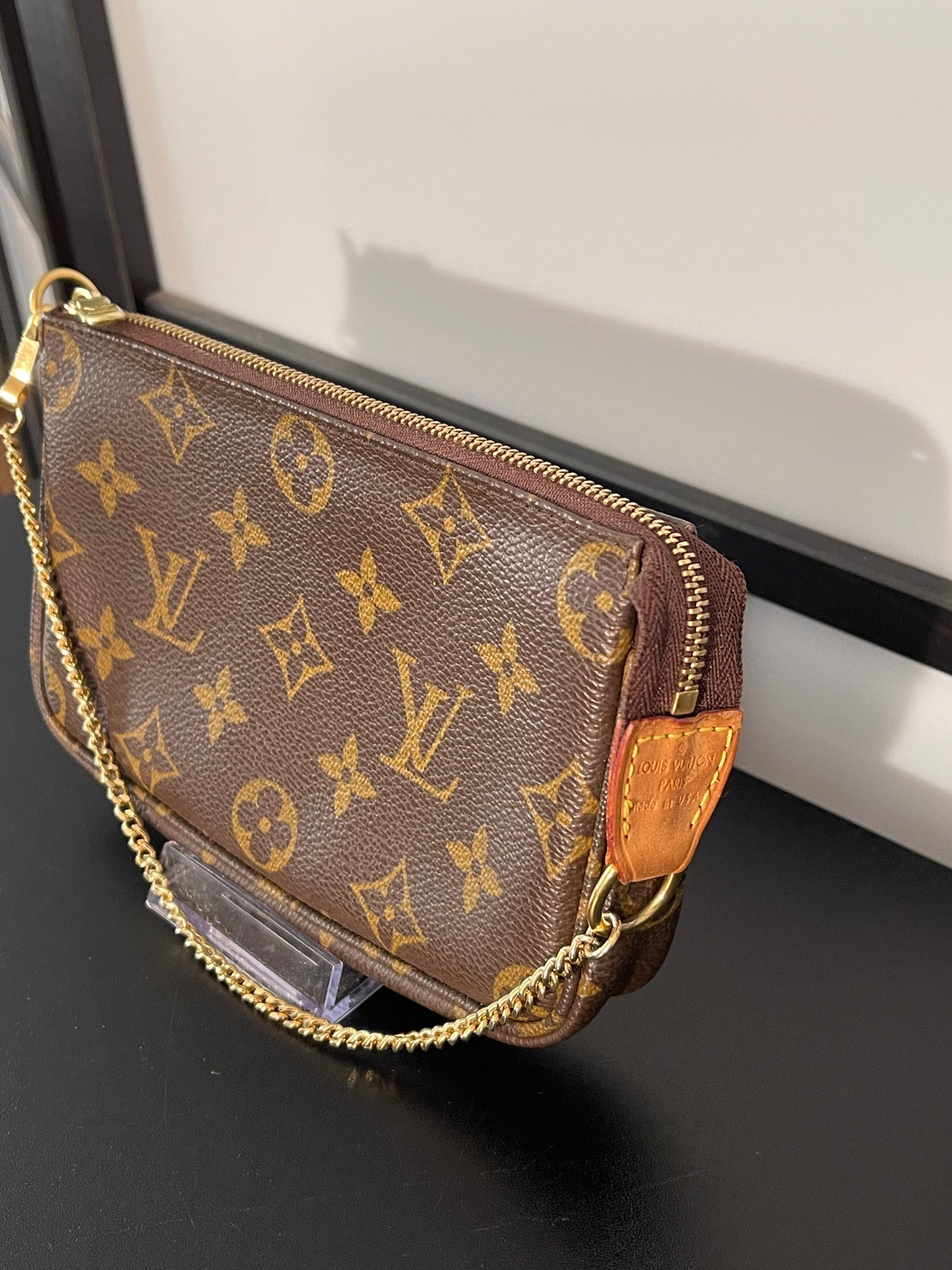 Pre-Owned Louis Vuitton Brown Monogram Canvas Pouchette