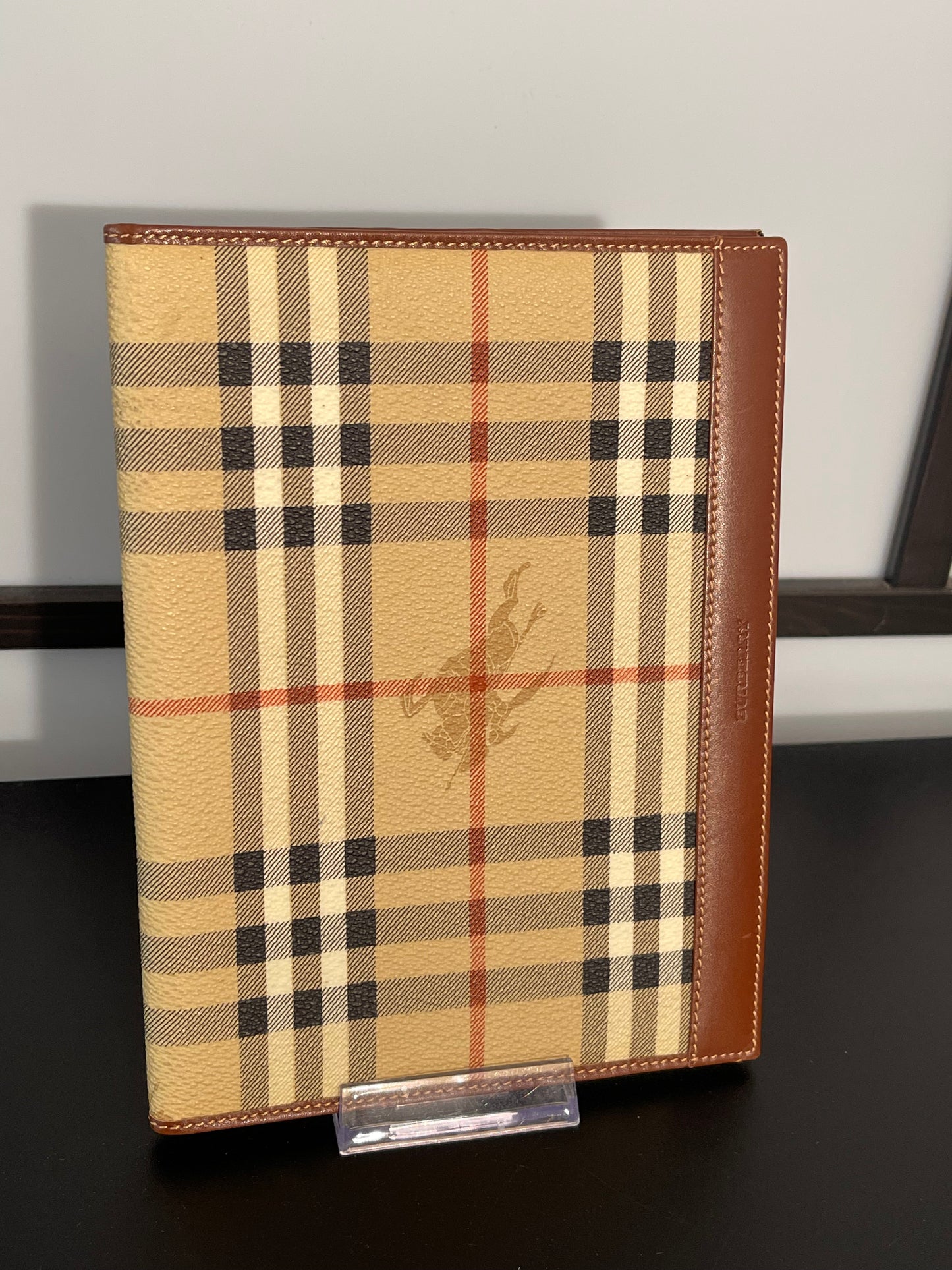 Pre-Owned Burberry Nova Check Agenda/Book Cover